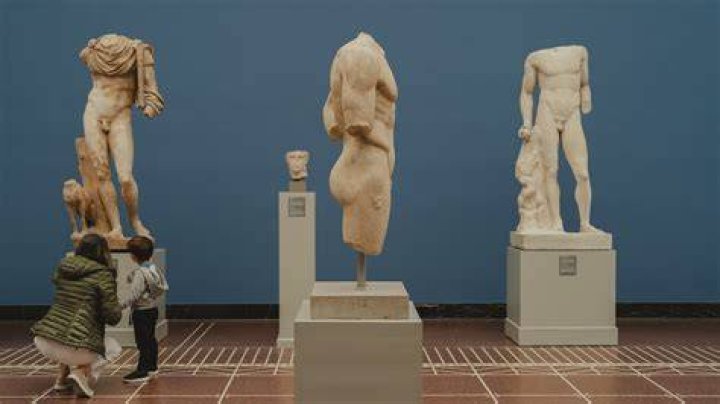Can I intern at a museum?