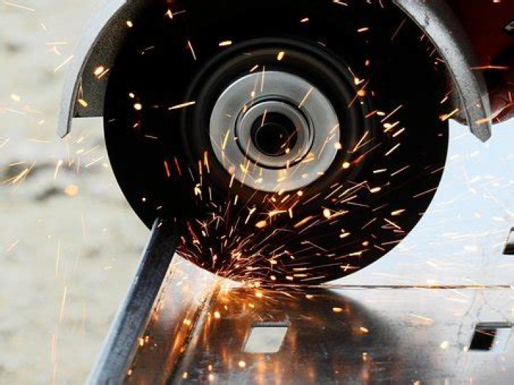 Can I use a buffing wheel on a grinder?