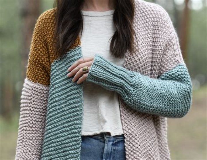 Can you double knit with 3 colors?