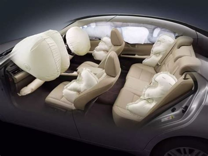 Do airbags deploy at 200 mph?