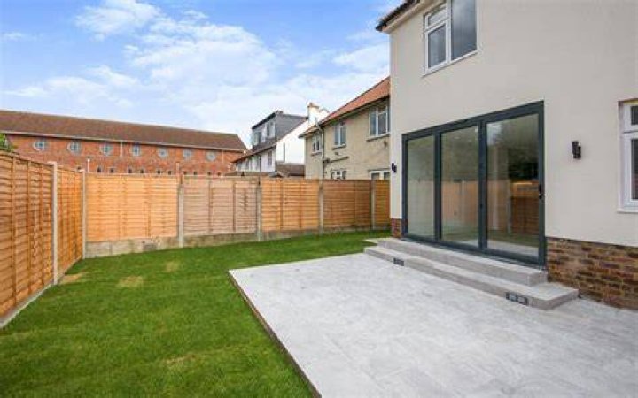 Do I need foundations for glass extension?