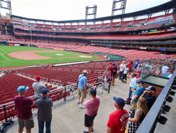 Does Busch Stadium give tours?