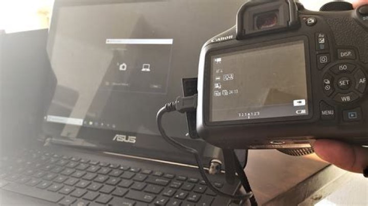 How do I connect my Canon EOS M3 as a Webcam?