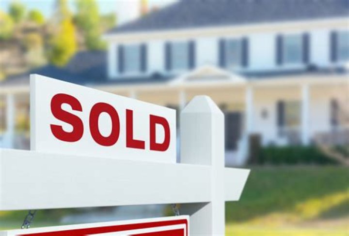 How do I find out the last price a house sold for?