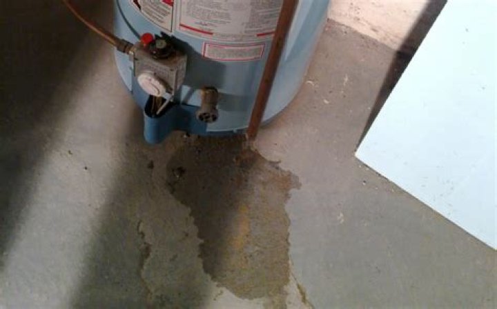 How do I know if my water tank is leaking?