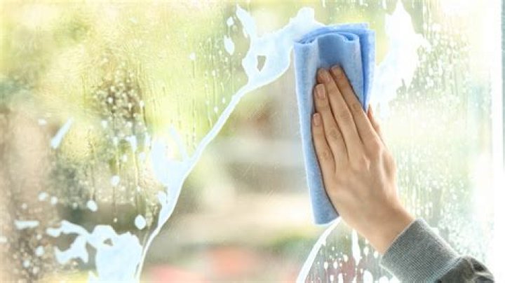 How do you clean glass without wiping?