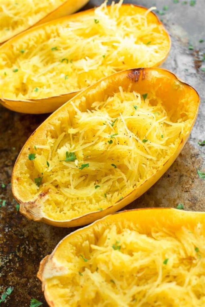 How do you soften spaghetti squash in the microwave?