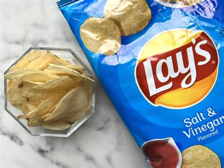 How many calories are salt and vinegar chips?