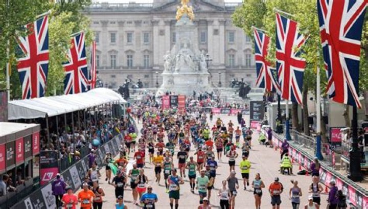 How many runners are in a marathon?