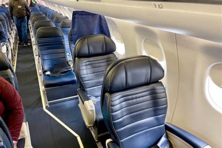 How many seats does an Embraer 175 have?