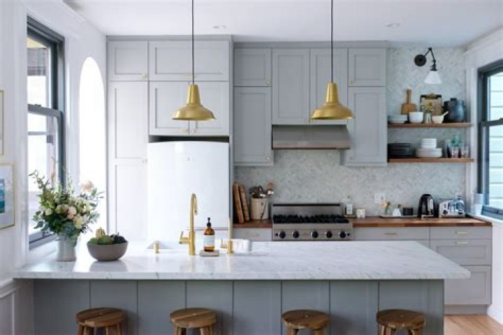 How much do IKEA kitchen designers make?