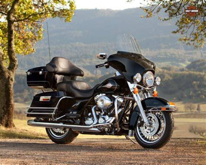 How much is a 2001 Harley Davidson Electra Glide Classic worth?