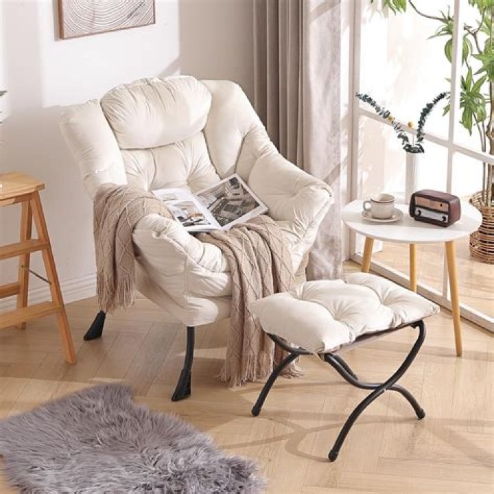 Is the Risom lounge chair comfortable?