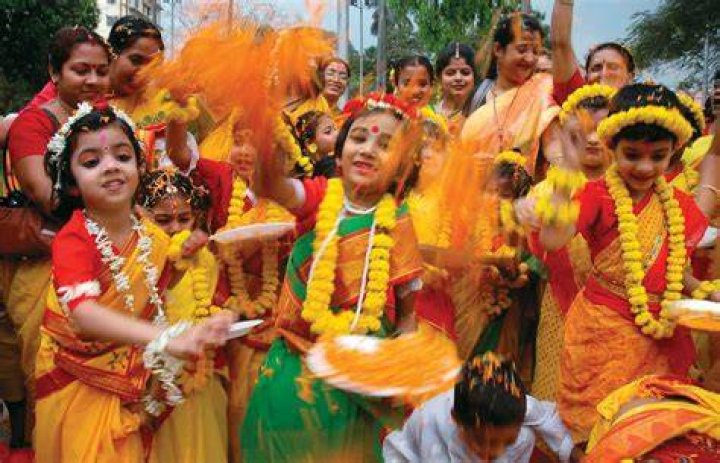 What do Hindus do on New Years?