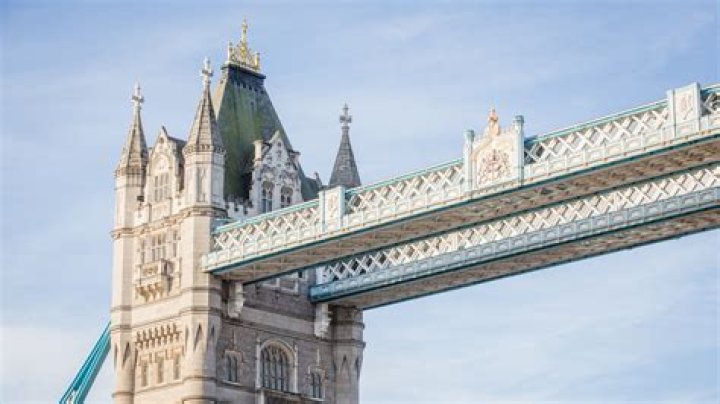 What does the London Bridge mean?