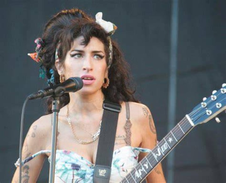 What happened to Amy Winehouse and how did she die?