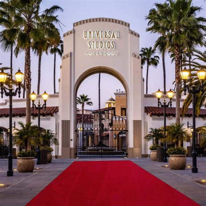 What happened to Selznick Studios?