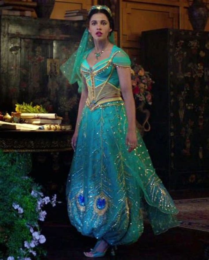 What is the outfit that Jasmine wears called?