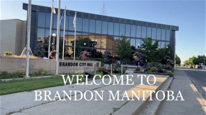 What is the population of Brandon Manitoba 2020?