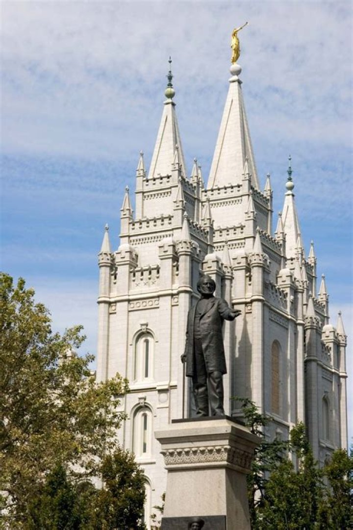 What is the statue on top of the Salt Lake City County Building?