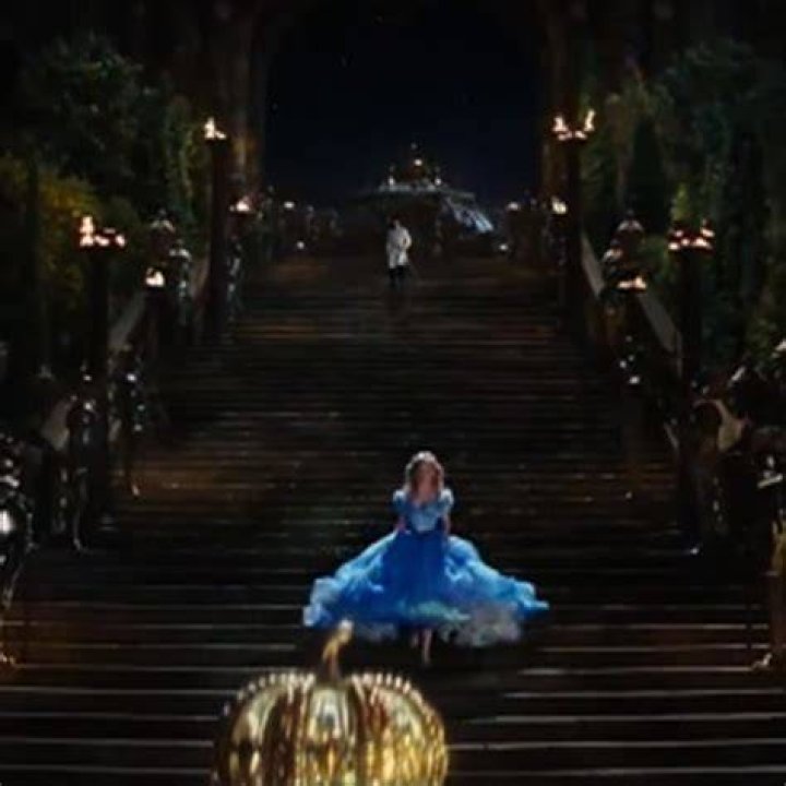 What song plays in A Cinderella Story when she walks down the stairs?