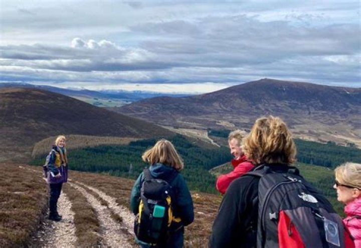 Where do you park to climb Bennachie?