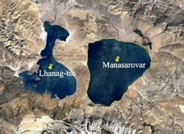 Where is Mansarovar lake located?