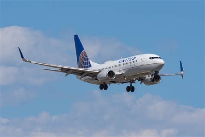Which airlines are flying to Namibia?