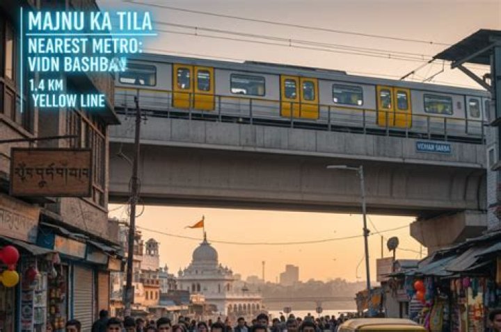 Which metro is near to Majnu Ka Tila?