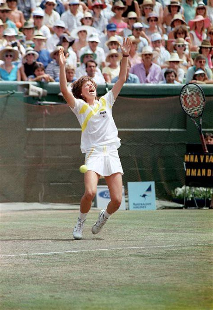 Who defeated Martina Navratilova?