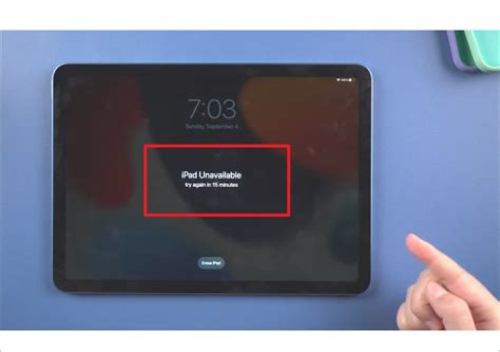 Why does my iPad keep closing windows?